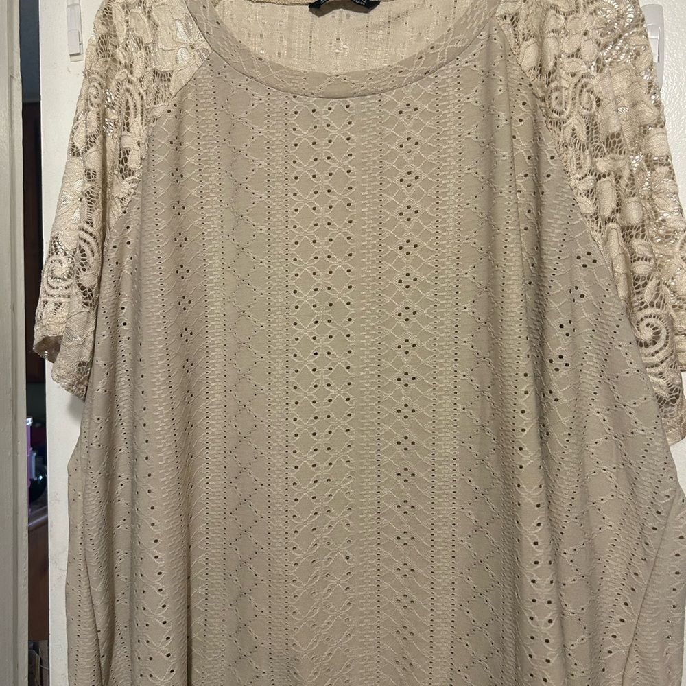 NWOT Bloomchic Elegant Beige Lace Women's Top
